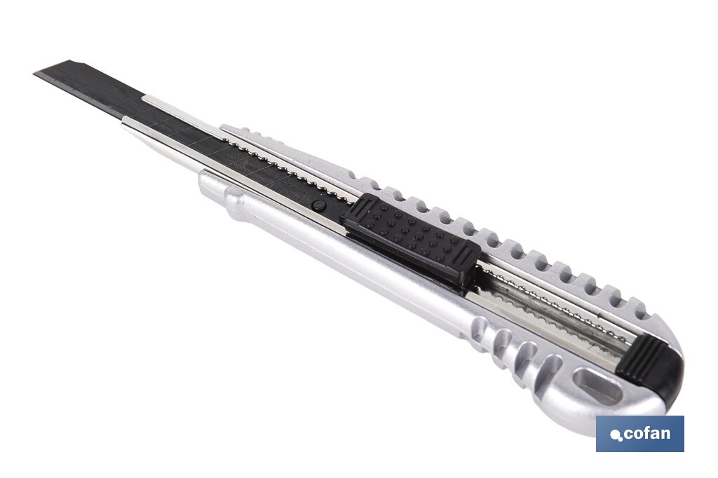 CÚTER DE ALUMINIO 9 MM